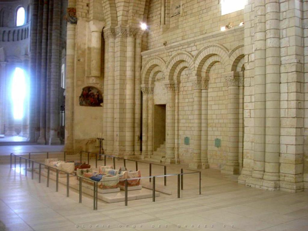 149 ABBAYE DE FONTREVRAUD_000019.jpg